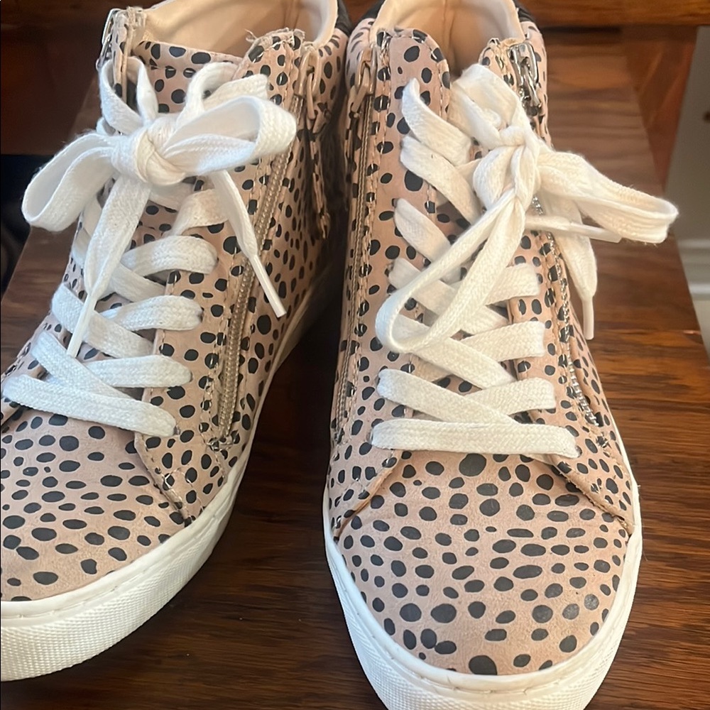 Tan Ankle shoes with black poka dots and extra zipper for detail